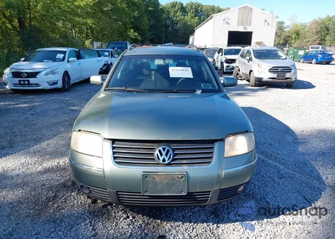 2002 Volkswagen Passat Gls from USA, damaged, VIN WVWVD63B92E418024